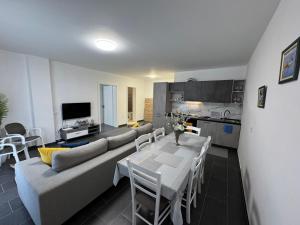 A kitchen or kitchenette at Seaside Sun and Fun Még 3 kép