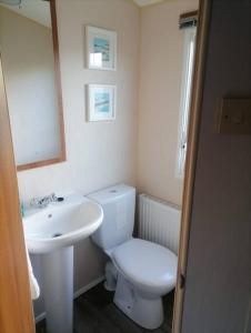 Ванная комната в Parkview, Port Haverigg (Wi-Fi & Fire Stick)