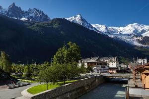 Foto da galeria de Hôtel de L'Arve by HappyCulture em Chamonix-Mont-Blanc