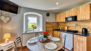 Dining area sa farm stay