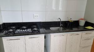 A cozinha ou cozinha compacta de Ed Bella Italia
