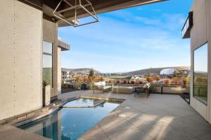 Πισίνα στο ή κοντά στο THE VAULT at Copper Rock!