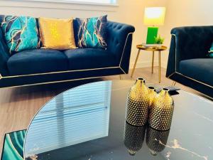 Khu vực ghế ngồi tại Charming Home: 2BD/2BA in Kyle, TX!