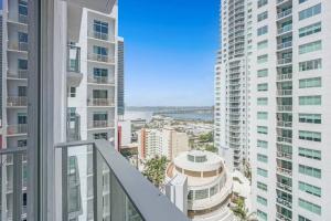 邁阿密的住宿－Miami Studio Light View，市景公寓阳台