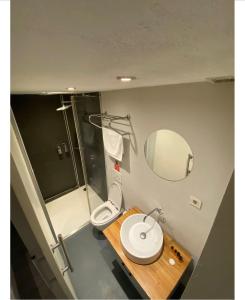 A bathroom at Taxim No18 Boutique Hotel Még 27 kép