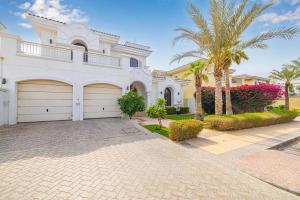 Fotografie z fotogalerie ubytování Contemporary Villa With Stunning View Of The Sea v Dubaji