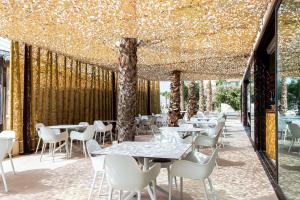 Restauracja lub miejsce do jedzenia w obiekcie Higuerón Hotel Curio Collection by Hilton