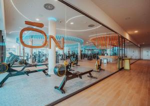 Centrum fitness w obiekcie Higuerón Hotel Curio Collection by Hilton