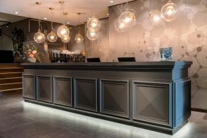 Lounge oder Bar in der Unterkunft Motel One Ulm