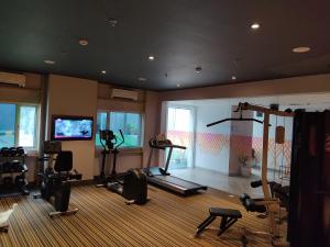 Fitness centrum a/nebo fitness zařízení v ubytování Ginger Noida Sector 133