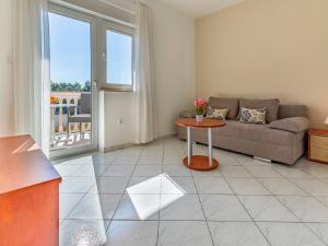 Posedenie v ubytovaní Apartment in Banjole near Beach + 29 fotografií