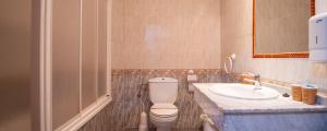 Kúpeľňa v ubytovaní Hostal Valdepeñas by Bossh! Hotels