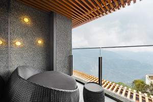 番路乡阿里山英迪格酒店的山景阳台(带椅子) 更多37张照片