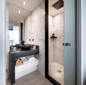 Koupelna v ubytování MGM Hôtels & Résidences - Hôtel Alhéna + 23 fotografií