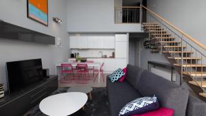 A seating area at Apartamenty Sun & Snow Bukowa Góra