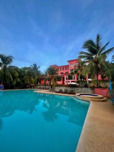 La alberca dentro o cerca de My Little Island Hotel