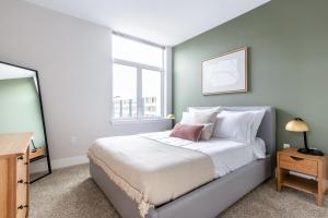 Gallery image of S Lake Union 1BR w Gym Pool Rooftop nr I5 SEA-7 in Seattle