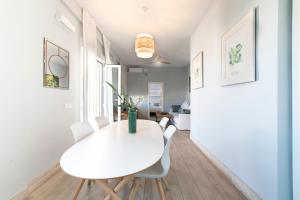 Posedenie v ubytovaní Trendy Penthouse by the Bullring