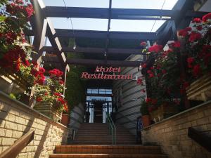 Foto dalla galleria di Rosengarten Hotel & Restaurant a Sopron