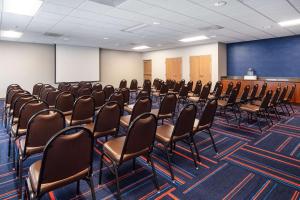 Hampton Inn Medford商务区和/或会议室