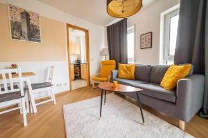 Posezení v ubytování FULL HOUSE Studios - KornhausPremium Apartment - Balkon, WiFi