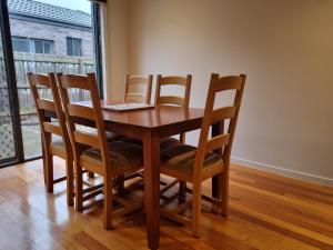 Φωτογραφία από το άλμπουμ του Peaceful 3 bedroom house in Melton Vic σε Melton