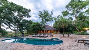 Bazén v ubytování Sambiya River Lodge nebo v jeho okolí