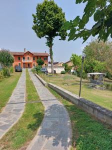 Vườn quanh BIAMICI - casa de vacanze in Mombercelli