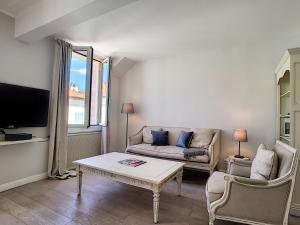 Nestor&Jeeves - PALAIS MASSENA - pedestrian street, very close sea