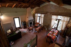 A seating area at Il Nido - Private villa with pool and jacuzzi