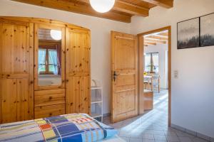 Ένα ή περισσότερα κρεβάτια σε δωμάτιο στο Gasthaus Zur Linde- Napf +72 φωτογραφίες