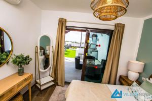 Łóżko lub łóżka w pokoju w obiekcie 222 - Villa Noches De Luna by Villas Now Ltd