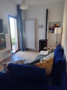 A seating area at B&B A casa di Carla