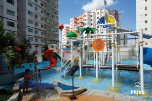 a water park in a city with a water slide at Riviera Park Caldas Novas in Caldas Novas