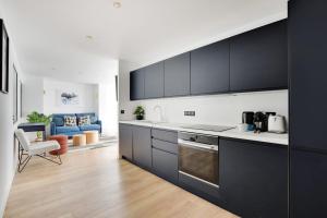 Kuchnia lub aneks kuchenny w obiekcie Incroyable appartement - 3BR-8P - Pl de la Nation