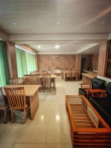 Posezení v ubytování BroZ Nazom Retreat Gangtok