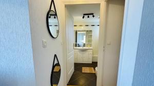 Bilik mandi di Appartement Cocoon - Face mer - Stella-Plage +11 gambar