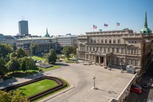 Nespecifikovaný výhled na destinaci Bělehrad nebo výhled na město při pohledu z apartmánu