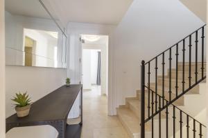 Fotografia z galérie ubytovania Spacious 2 Bed Duplex in Aloha Gardens close to Puerto Banus v Marbelli