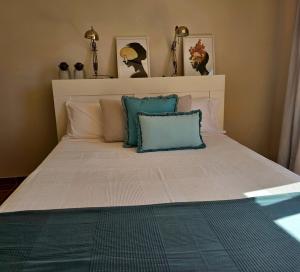 A bed or beds in a room at El ático de Concha