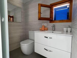 Zdjęcie z galerii obiektu Belvilla by OYO Es Queixal w mieście Cala Vadella