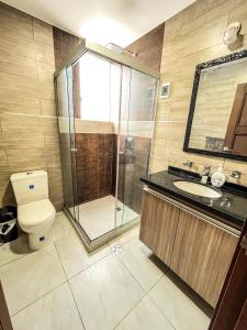 Ванная комната в Hermoso Departamento completo en la mejor zona de Cochabamba