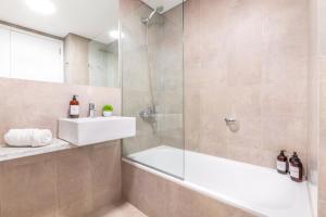 Modern&New Apartment in Palermo - by BueRentals的一间浴室