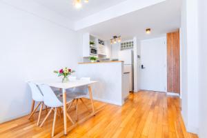 Modern&New Apartment in Palermo - by BueRentals的厨房或小厨房