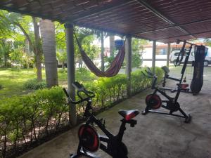 Fitness centrum a/nebo fitness zařízení v ubytování Hotel D´ Alba