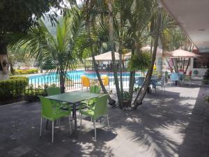 Bazén v ubytování Hotel D´ Alba nebo v jeho okolí