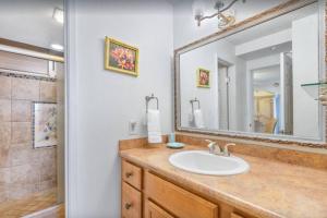 Ένα μπάνιο στο Royal Kahana 1009- Oceanfront unobstructed views from the 10th floor
