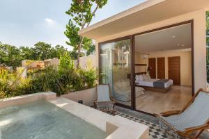 Bazén v ubytování Faisano Boutique Hotel by Cruz Hoteles nebo v jeho okolí