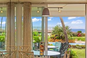Um jardim no exterior de Hale Ono Loa 114- Ground floor partial ocean view gem