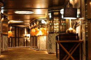 Nuotrauka iš apgyvendinimo įstaigos The Emperor Hotel Honkonge galerijos